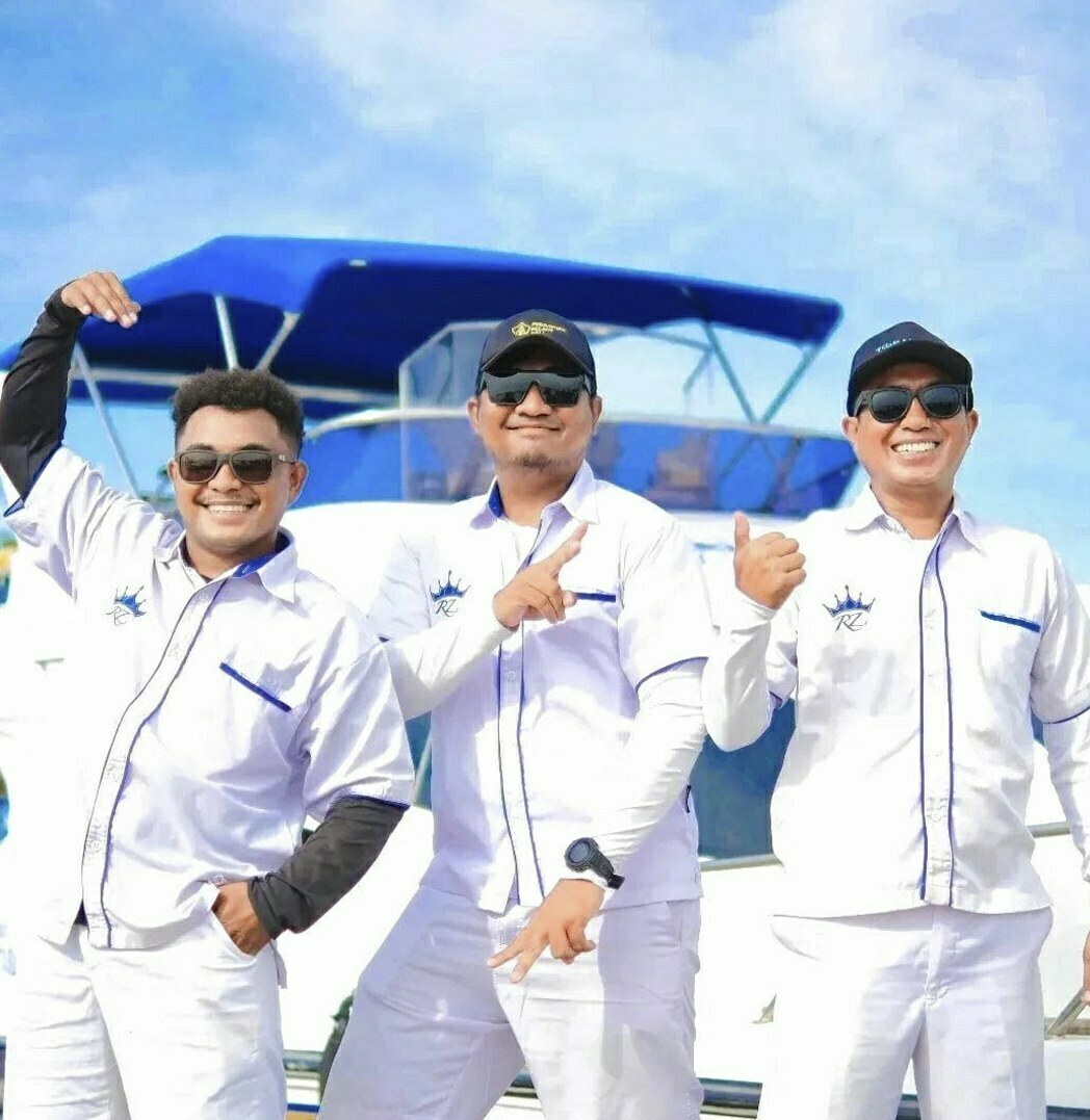 Gunawan Baru and crew, experienced private boat captains for charter in Bali and Nusa Penida
